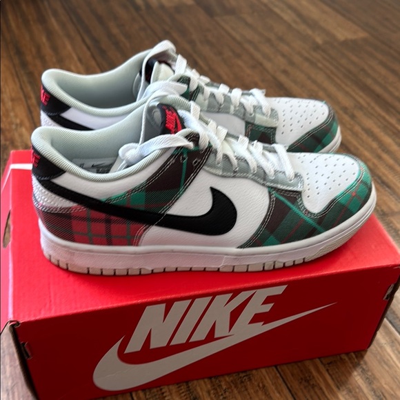 Nike Dunk Low SE 1 Tartan Plaid Shoes - Picture 4 of 6
